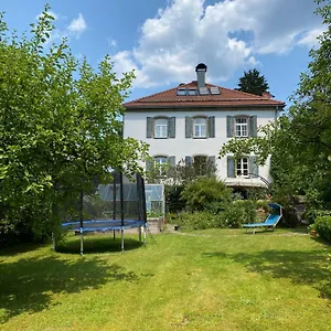  Apartment Haus Mit Geschichte In